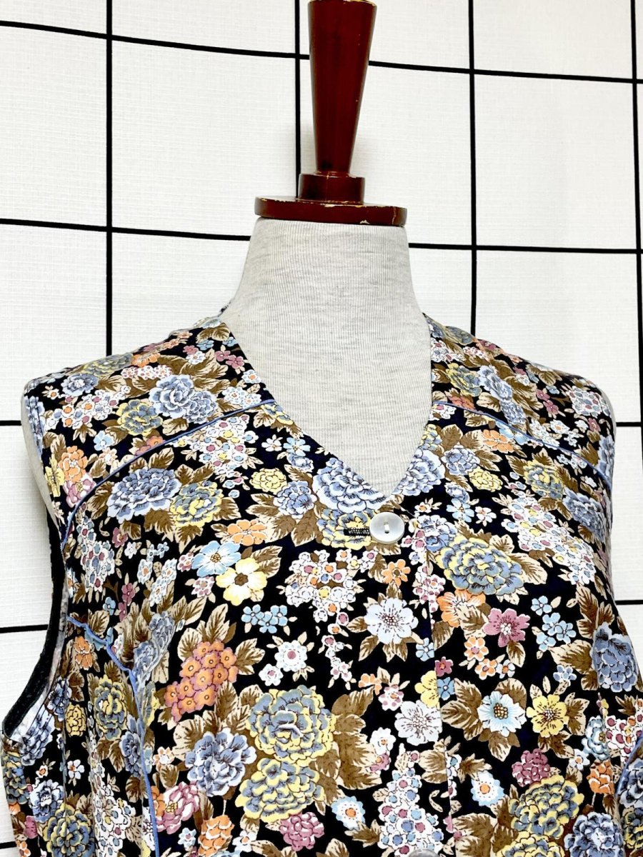 画像7: 花柄 前開き ウエストリボン ノースリーブ レトロ ヨーロッパ古着 ヴィンテージワンピース (7)