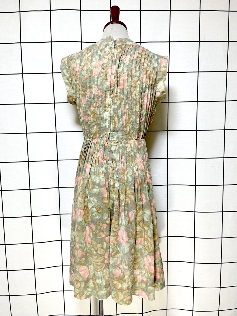画像3: 花柄 タックデザイン ノースリーブ レトロ USA古着 ヴィンテージワンピース (3)