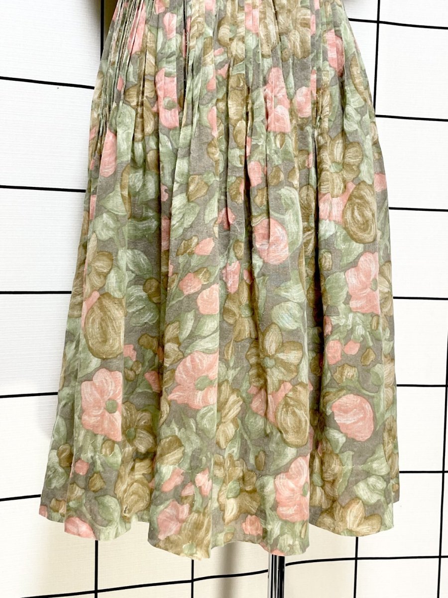 画像9: 花柄 タックデザイン ノースリーブ レトロ USA古着 ヴィンテージワンピース (9)