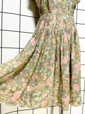 画像10: 花柄 タックデザイン ノースリーブ レトロ USA古着 ヴィンテージワンピース (10)