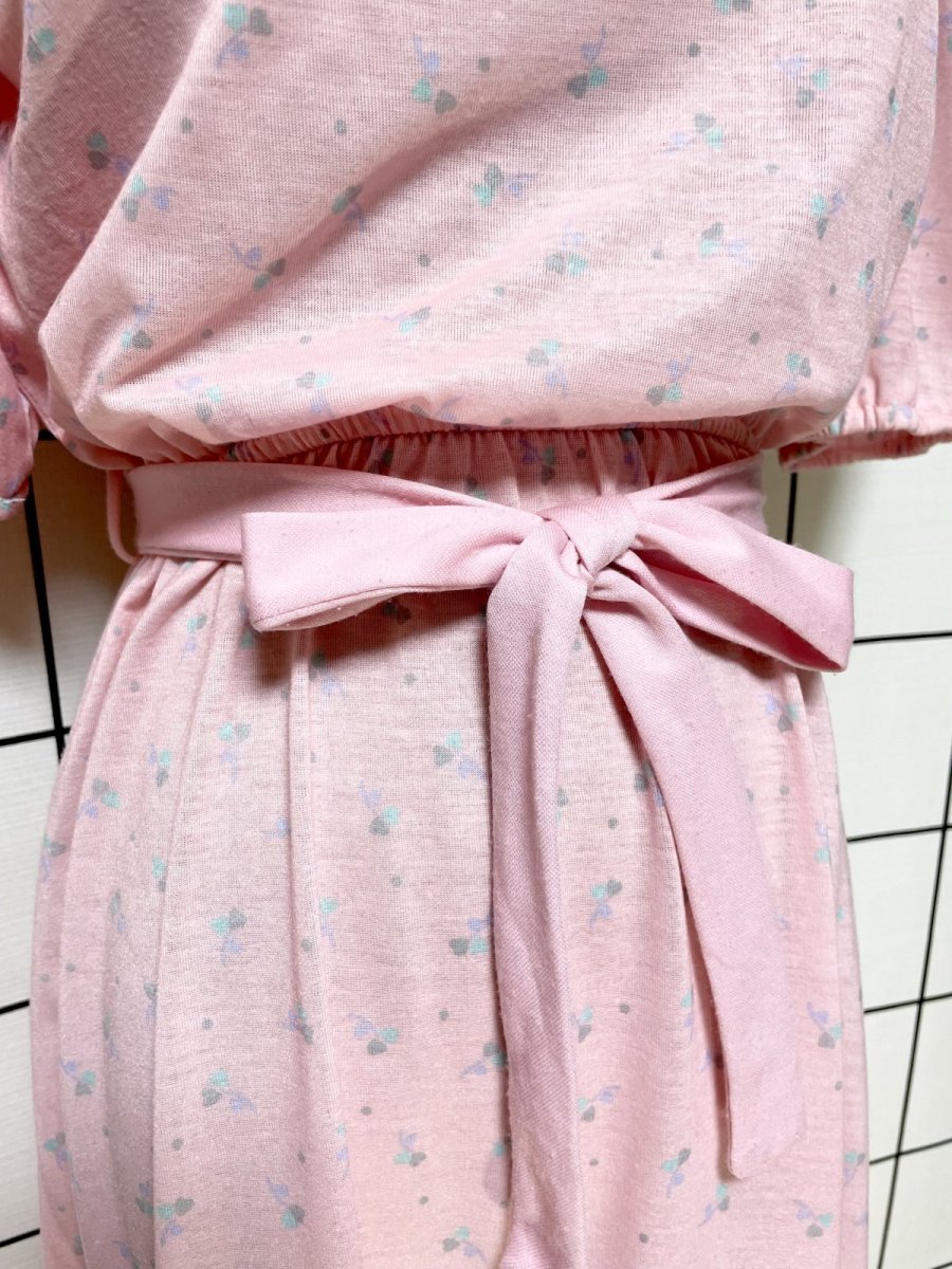 画像7: 小花柄 ピンク ベルト紐付 パフスリーブ ウエストゴム レトロ USA古着 ヴィンテージワンピース  (7)