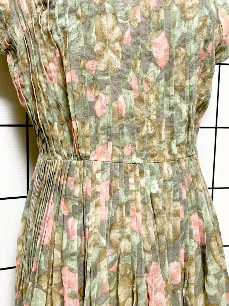 画像8: 花柄 タックデザイン ノースリーブ レトロ USA古着 ヴィンテージワンピース (8)