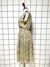 画像2: 花柄 タックデザイン ノースリーブ レトロ USA古着 ヴィンテージワンピース (2)