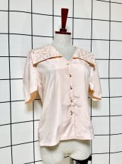 画像4: ビッグカラー パール装飾 ピンク レトロ USA古着 シャツ ヴィンテージブラウス (4)