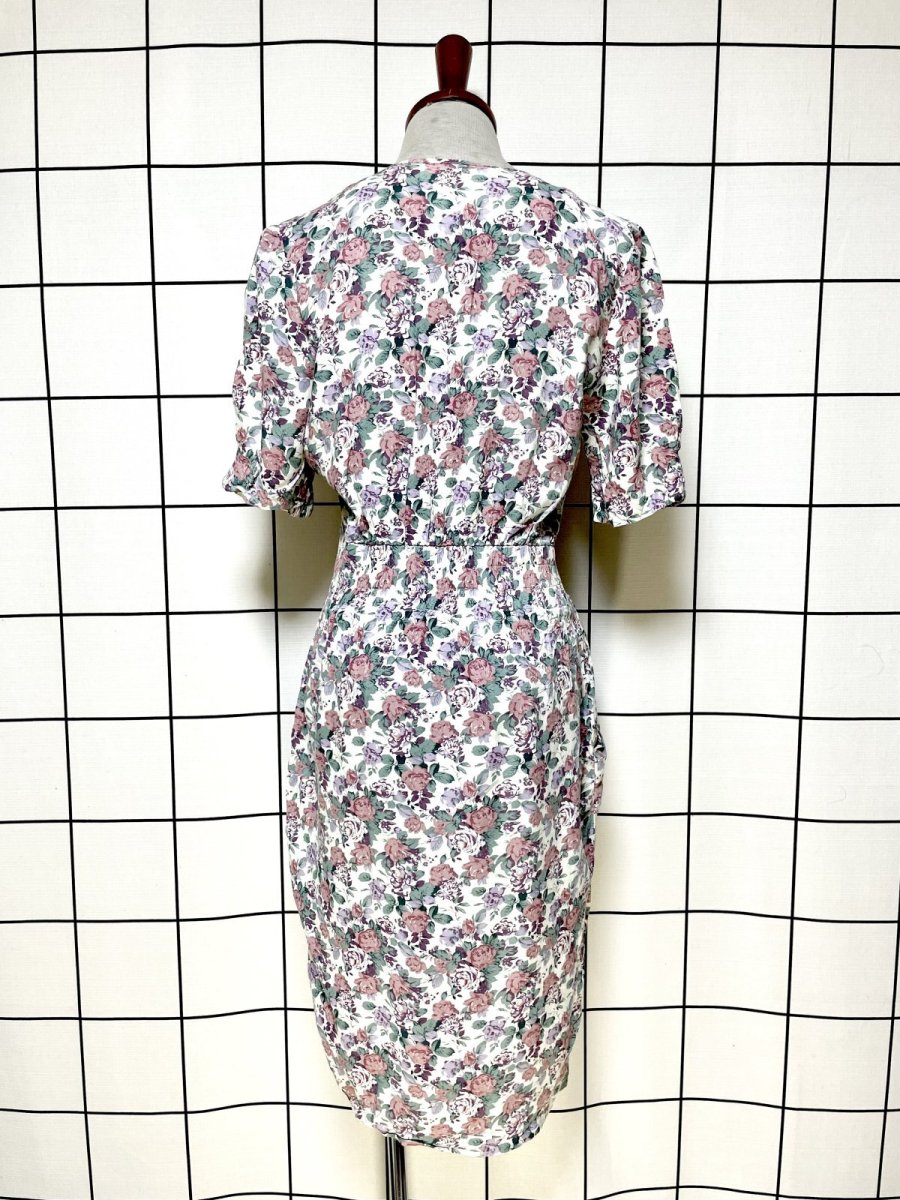 画像2: 花柄 前開き ウエストリボン レトロ USA古着 ヴィンテージワンピース (2)