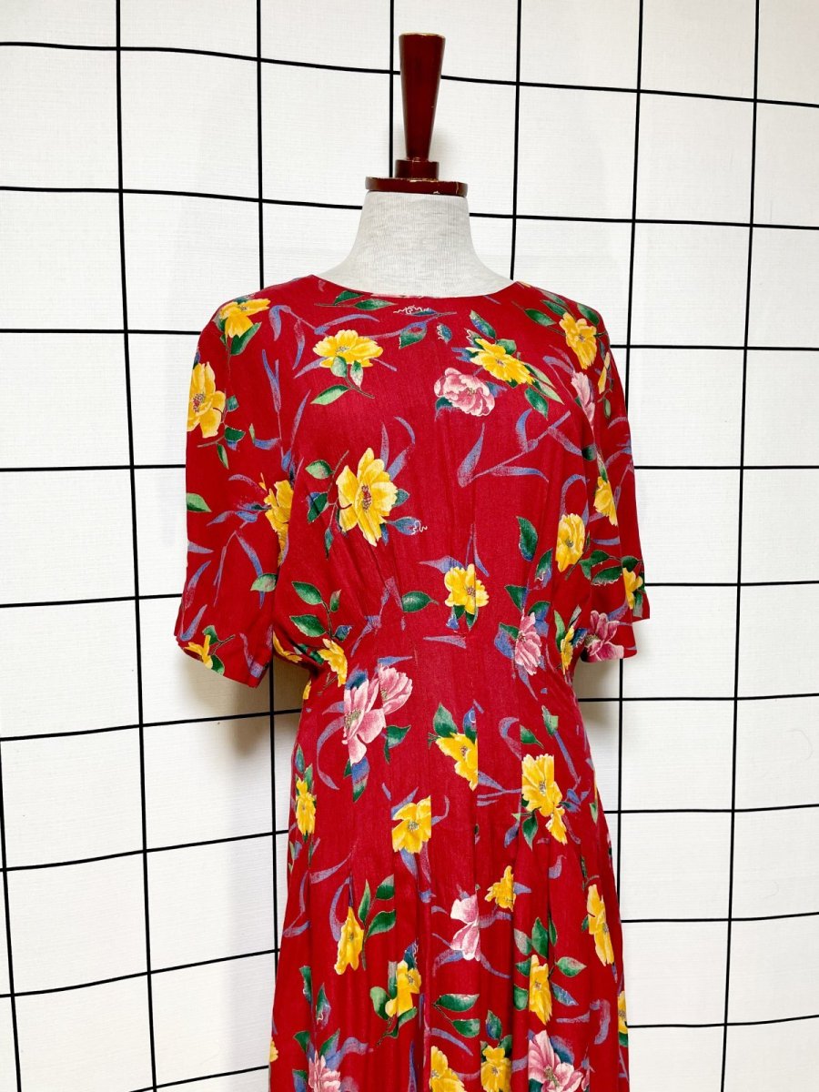 画像4: 花柄 レッド ウエストゴム レトロ USA古着 ヴィンテージワンピース (4)