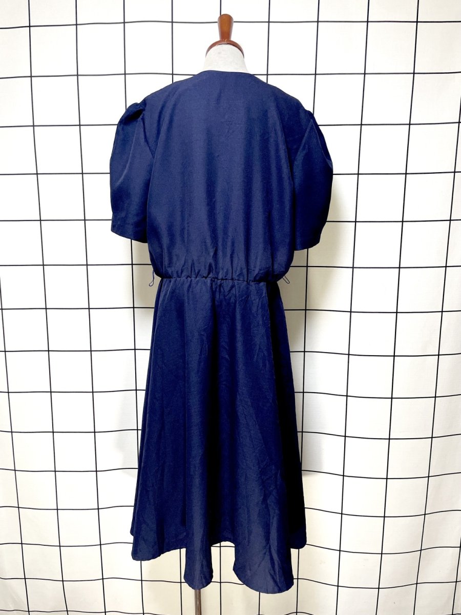 画像2: サーキュラーシルエット 無地 ネイビー パフスリーブ ウエストゴム レトロ USA古着 ヴィンテージワンピース (2)