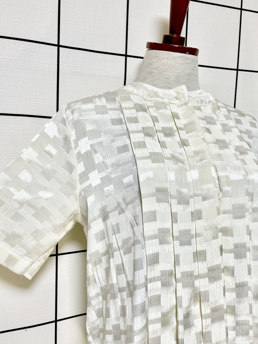 画像6: オフワイト フロントタック レトロ USA古着 シャツ ヴィンテージブラウス (6)