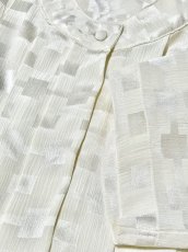 画像8: オフワイト フロントタック レトロ USA古着 シャツ ヴィンテージブラウス (8)
