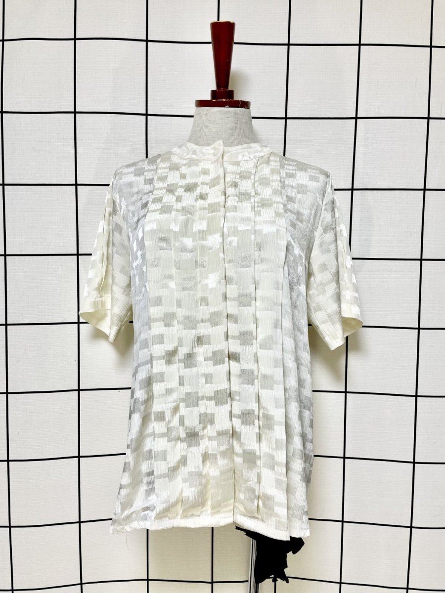 画像1: オフワイト フロントタック レトロ USA古着 シャツ ヴィンテージブラウス (1)