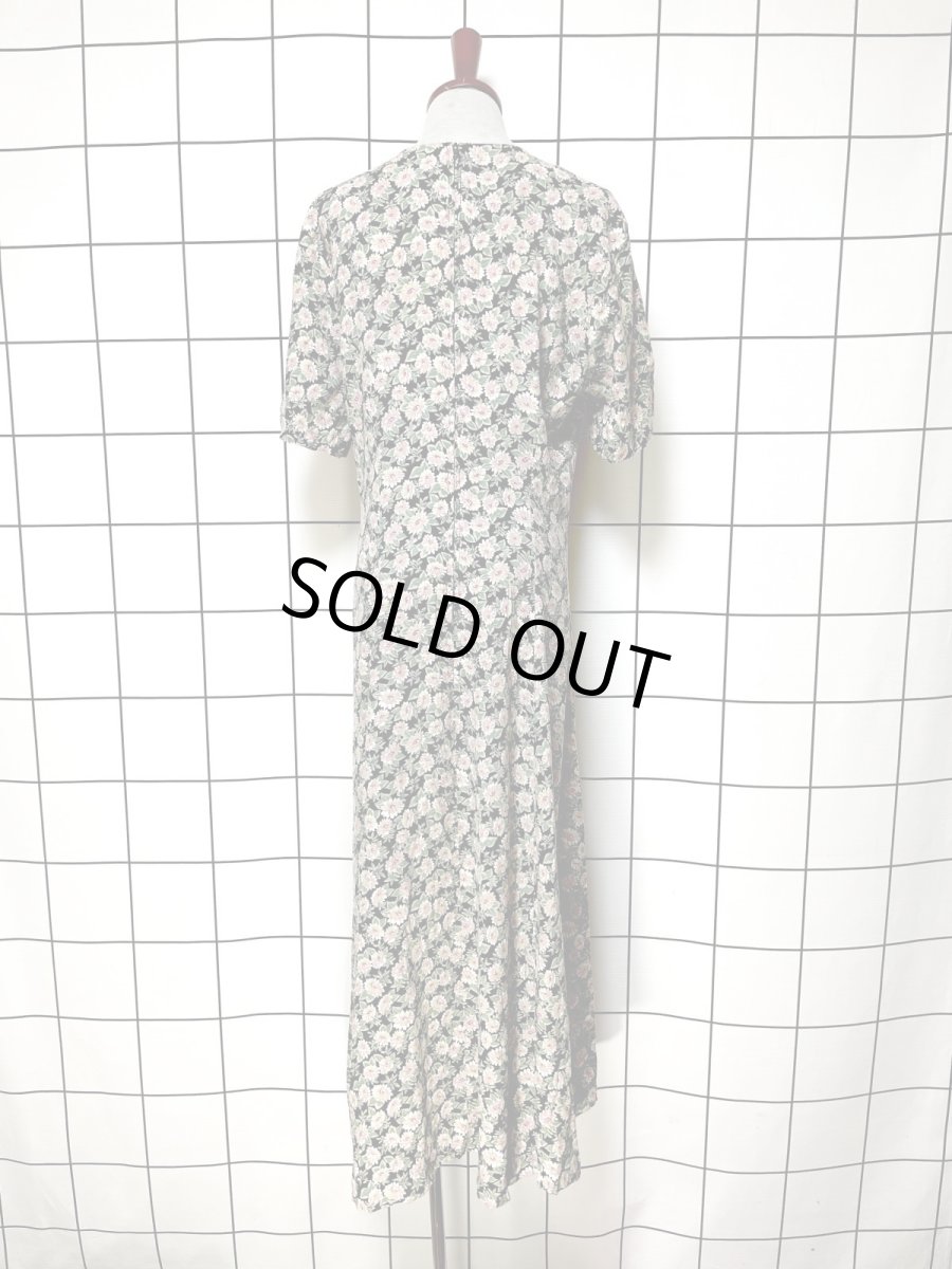 画像2: 花柄 ノーカラー レトロ USA古着 ヴィンテージワンピース (2)