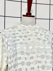 画像5: オフワイト フロントタック レトロ USA古着 シャツ ヴィンテージブラウス (5)