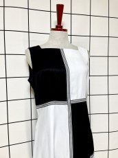 画像4: モノクロ ストライプ ノーカラー レトロ USA古着 ヴィンテージワンピース (4)