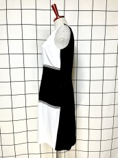 画像2: モノクロ ストライプ ノーカラー レトロ USA古着 ヴィンテージワンピース (2)