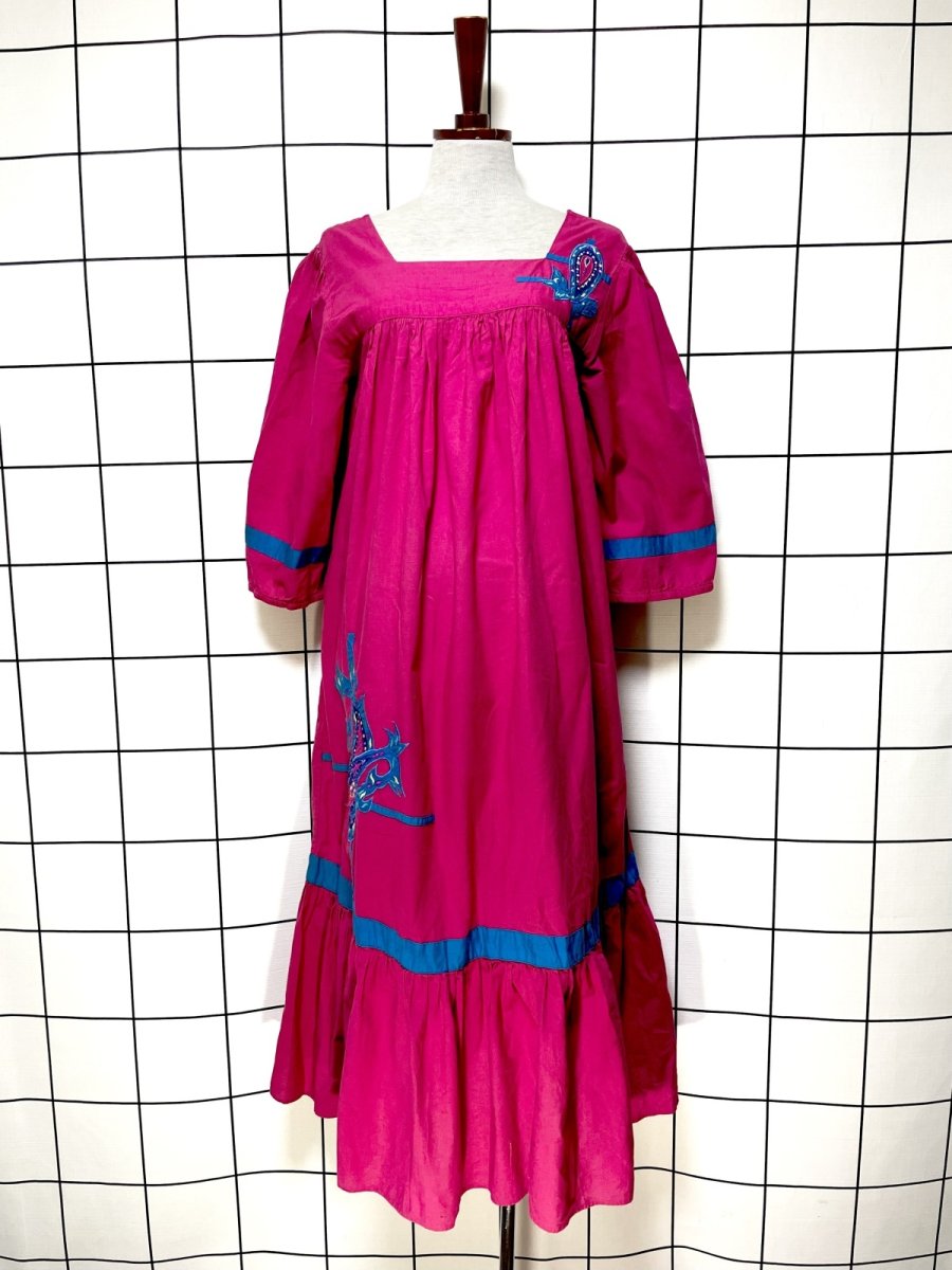 画像1: ペイズリー刺繍 ティアード レトロ India 古着 ヴィンテージワンピース (1)