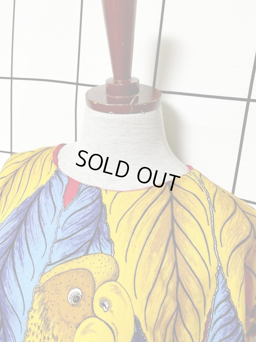 画像4: 鳥柄 リーフ レッド レトロ USA古着 半袖 シャツ ヴィンテージトップス (4)