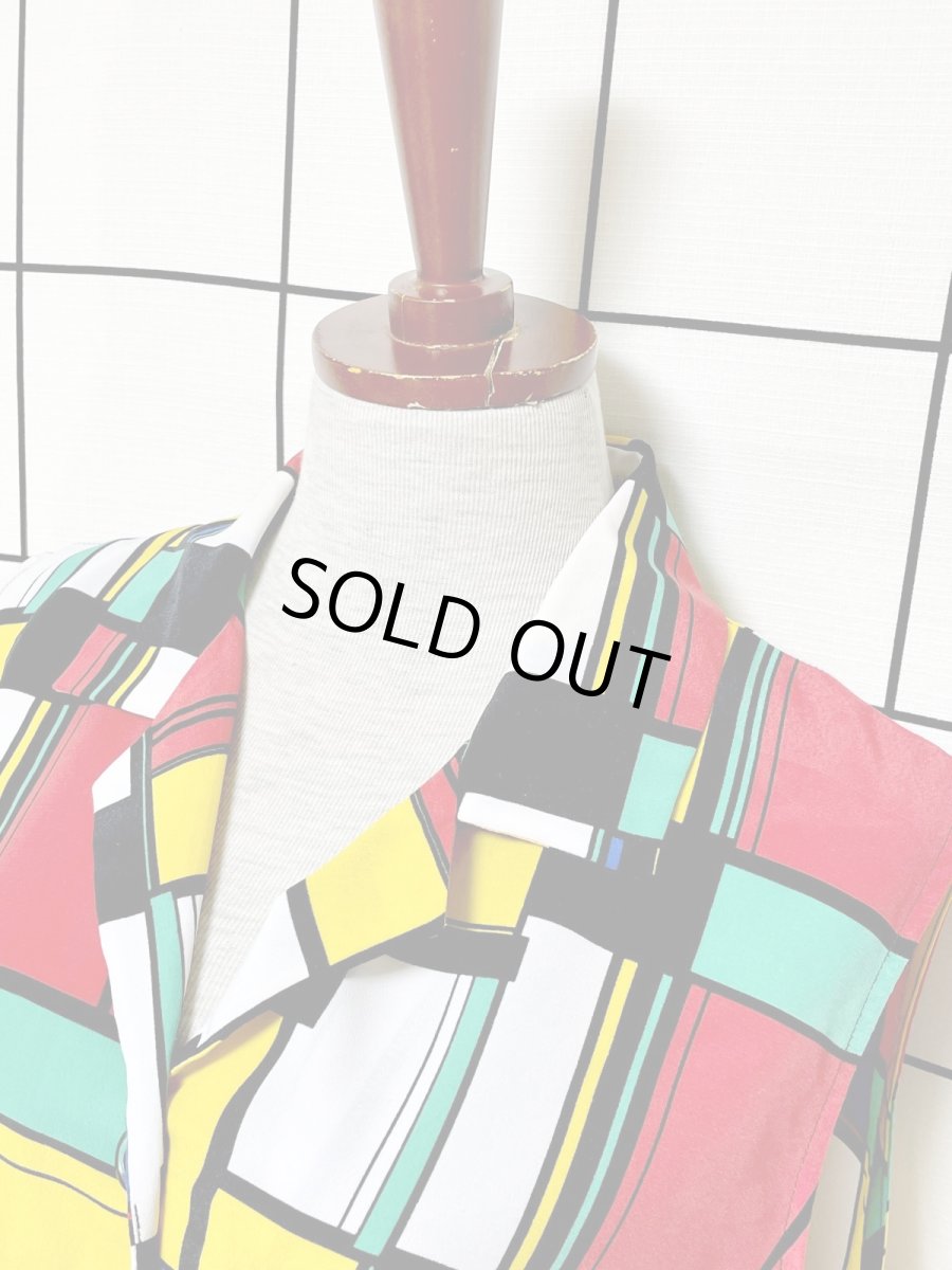 画像5: カラフル模様 マルチカラー レトロ USA古着 ノースリーブ ヴィンテージブラウス (5)