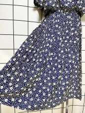 画像9: プリーツ切り替え 花柄 UNIONMADE ウエストゴム レトロ USA古着 ヴィンテージワンピース (9)
