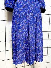 画像9: プリーツ切り替え 花柄 ブルー ウエストゴム レトロ USA古着 ヴィンテージワンピース (9)