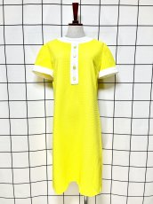 画像1: イエロー ホワイト レトロ 半袖 ヨーロッパ古着 ヴィンテージワンピース (1)