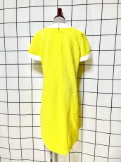 画像2: イエロー ホワイト レトロ 半袖 ヨーロッパ古着 ヴィンテージワンピース (2)