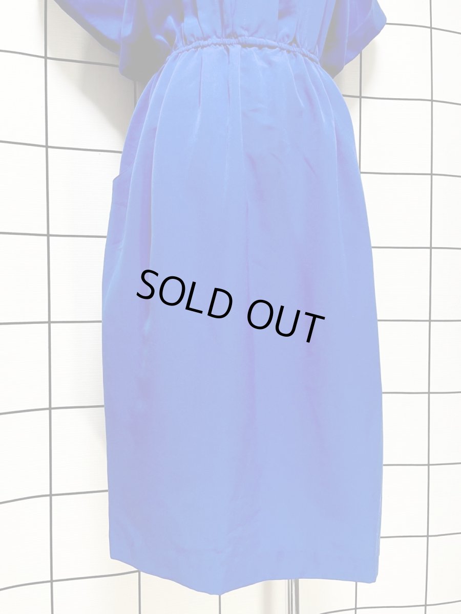 画像8: フロントタック 無地 ブルー ウエストゴム レトロ USA古着 ヴィンテージワンピース (8)