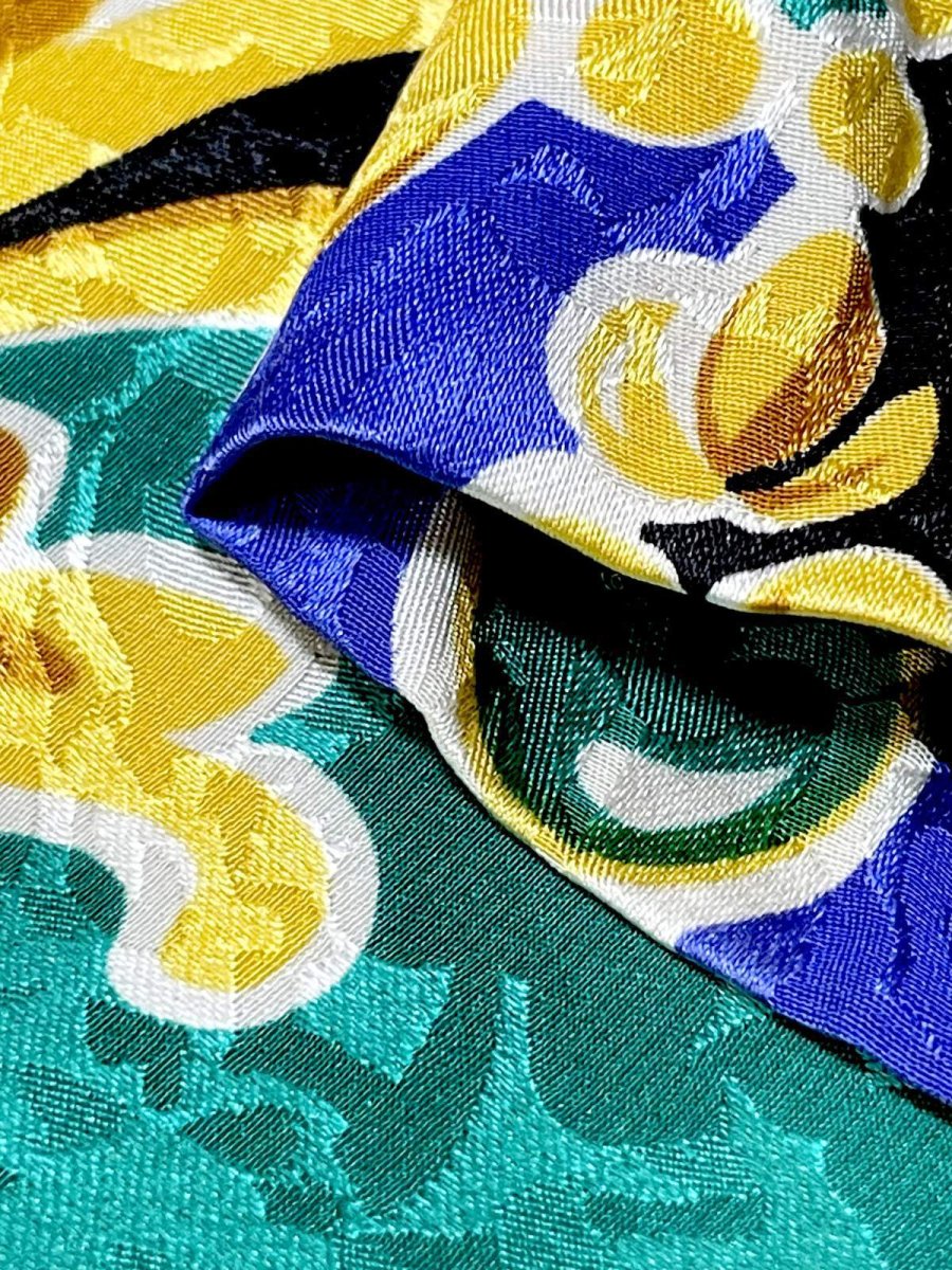 画像11: スカーフ柄 ペプラムシルエット レトロ USA古着 半袖 薄手ヴィンテージジャケット (11)