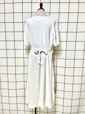 画像2: チェック柄 フラワーレース レイヤード風 ホワイト バックリボン レトロ USA古着 ヴィンテージワンピース (2)