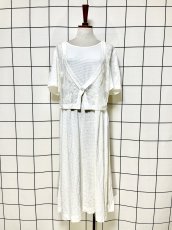画像1: チェック柄 フラワーレース レイヤード風 ホワイト バックリボン レトロ USA古着 ヴィンテージワンピース (1)