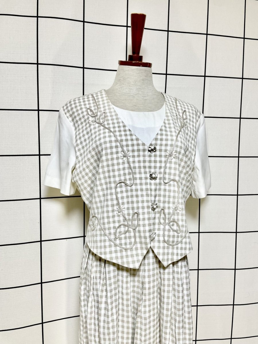 画像4: ギンガムチェック ブレード装飾 レイヤード風 バックリボン 花型ボタン レトロ USA古着 ヴィンテージワンピース (4)