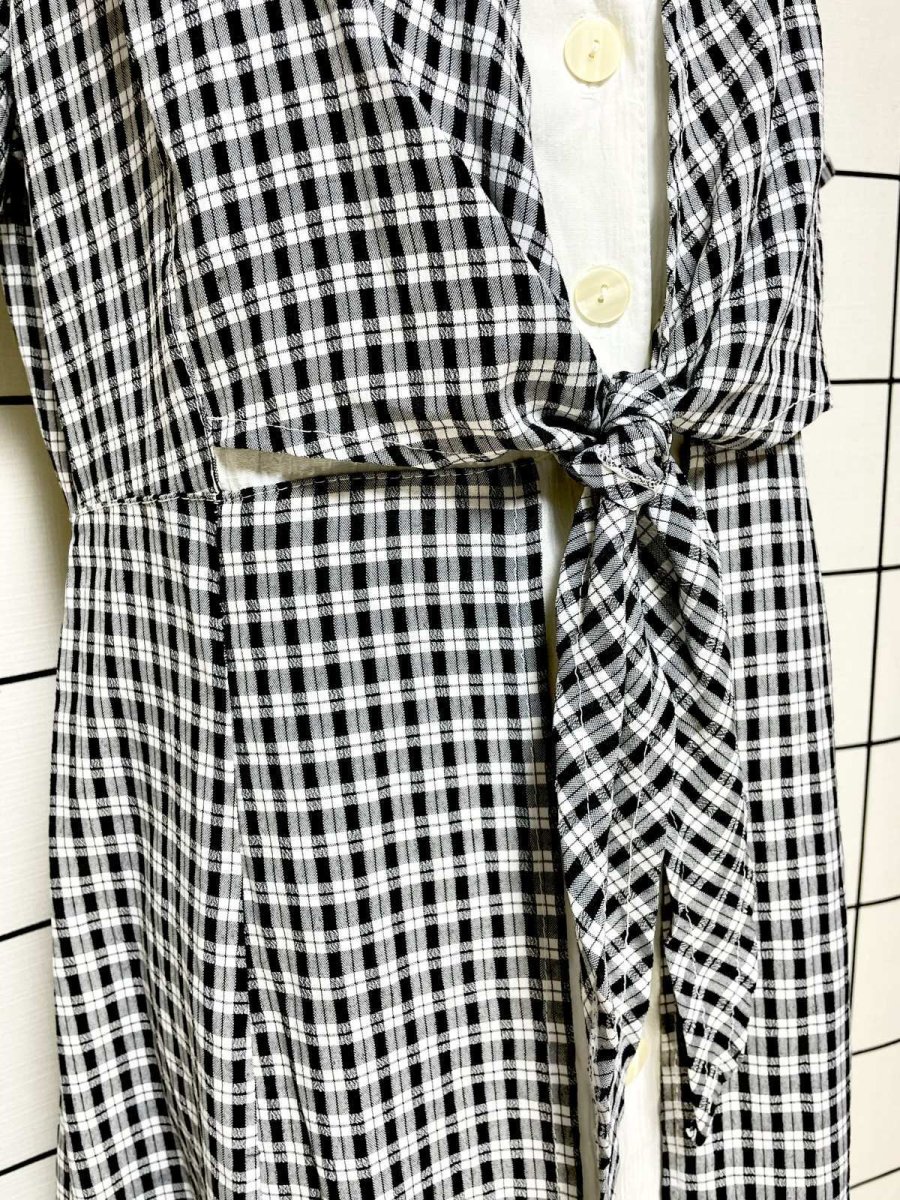 画像7: フランス古着 チェック柄 モノトーン 前開き レイヤード風 リボン レトロ ヨーロッパ ヴィンテージワンピース (7)