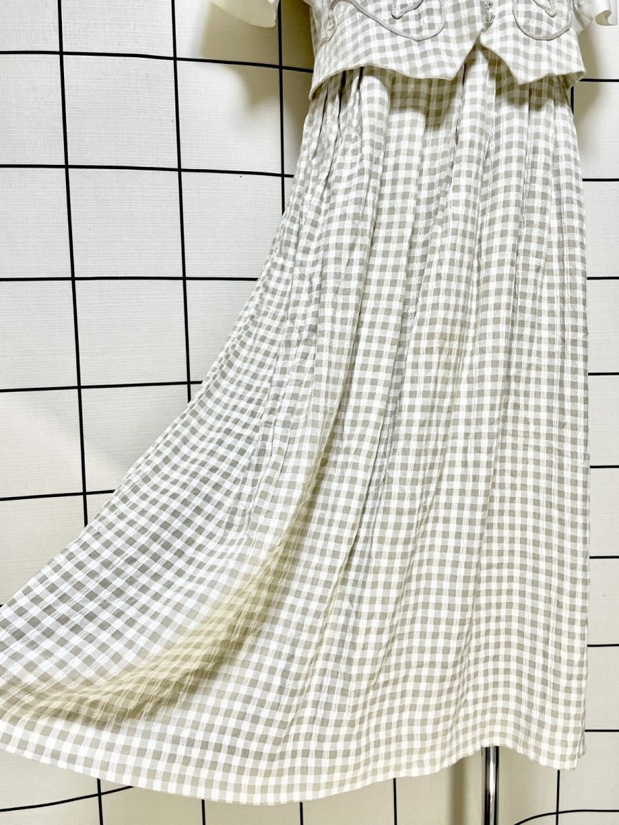 画像10: ギンガムチェック ブレード装飾 レイヤード風 バックリボン 花型ボタン レトロ USA古着 ヴィンテージワンピース (10)