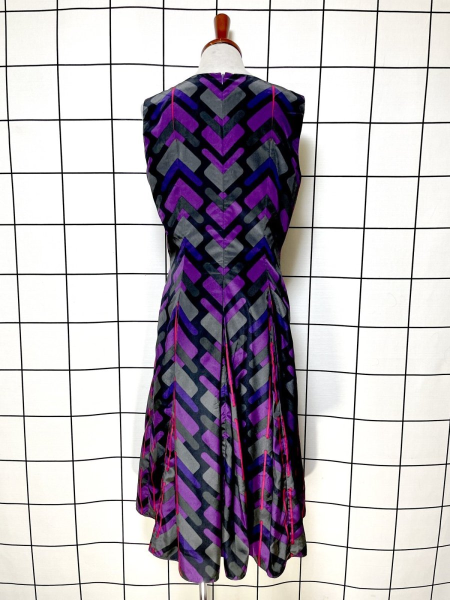 画像3: レトロ柄 USA古着 ノースリーブ ヴィンテージワンピース (3)