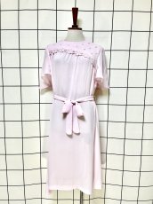 画像1: 花刺繍 リボン フレア袖 ピンク レトロ USA古着 ヴィンテージワンピース (1)