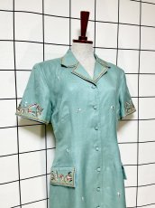 画像4: 花刺繍 前開き 半袖 レトロ USA古着 ヴィンテージワンピース (4)