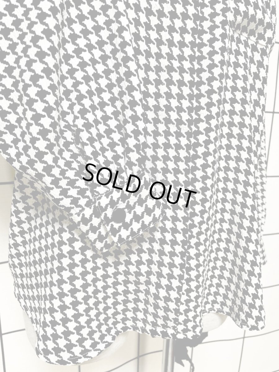 画像7: 千鳥格子柄 モノクロ ノーカラー レトロ USA古着 シャツ ヴィンテージブラウス (7)