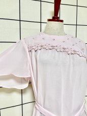 画像7: 花刺繍 リボン フレア袖 ピンク レトロ USA古着 ヴィンテージワンピース (7)