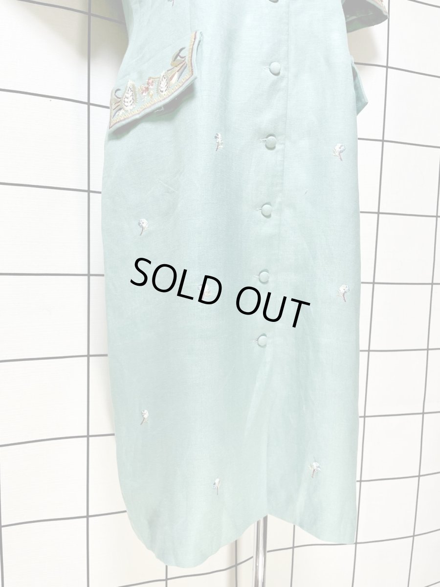 画像9: 花刺繍 前開き 半袖 レトロ USA古着 ヴィンテージワンピース (9)