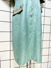 画像9: 花刺繍 前開き 半袖 レトロ USA古着 ヴィンテージワンピース (9)
