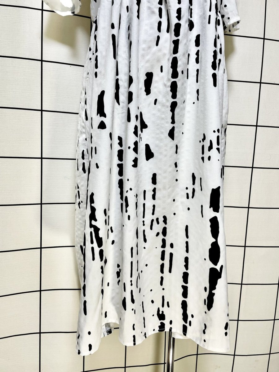 画像9: ゆったりシルエット モノクロ アート柄 レトロ 半袖 ヨーロッパ古着 ヴィンテージワンピース (9)