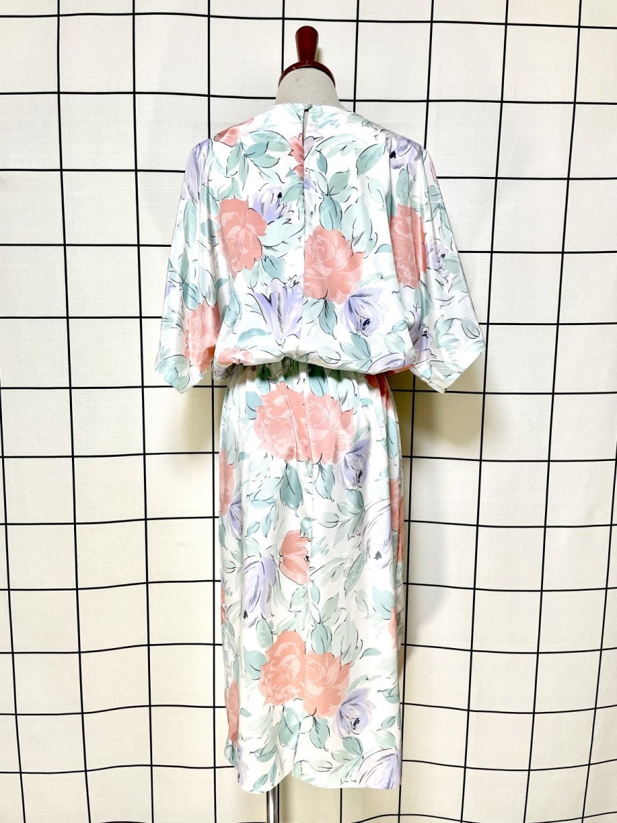 画像2: 花柄 ドルマンスリーブ ウエストゴム レトロ USA古着 ヴィンテージワンピース (2)