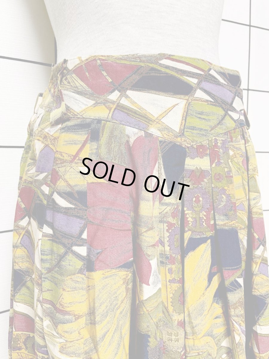 画像2: Austria製 花柄 ウエストゴム レトロ ヨーロッパ古着 ヴィンテージスカート (2)