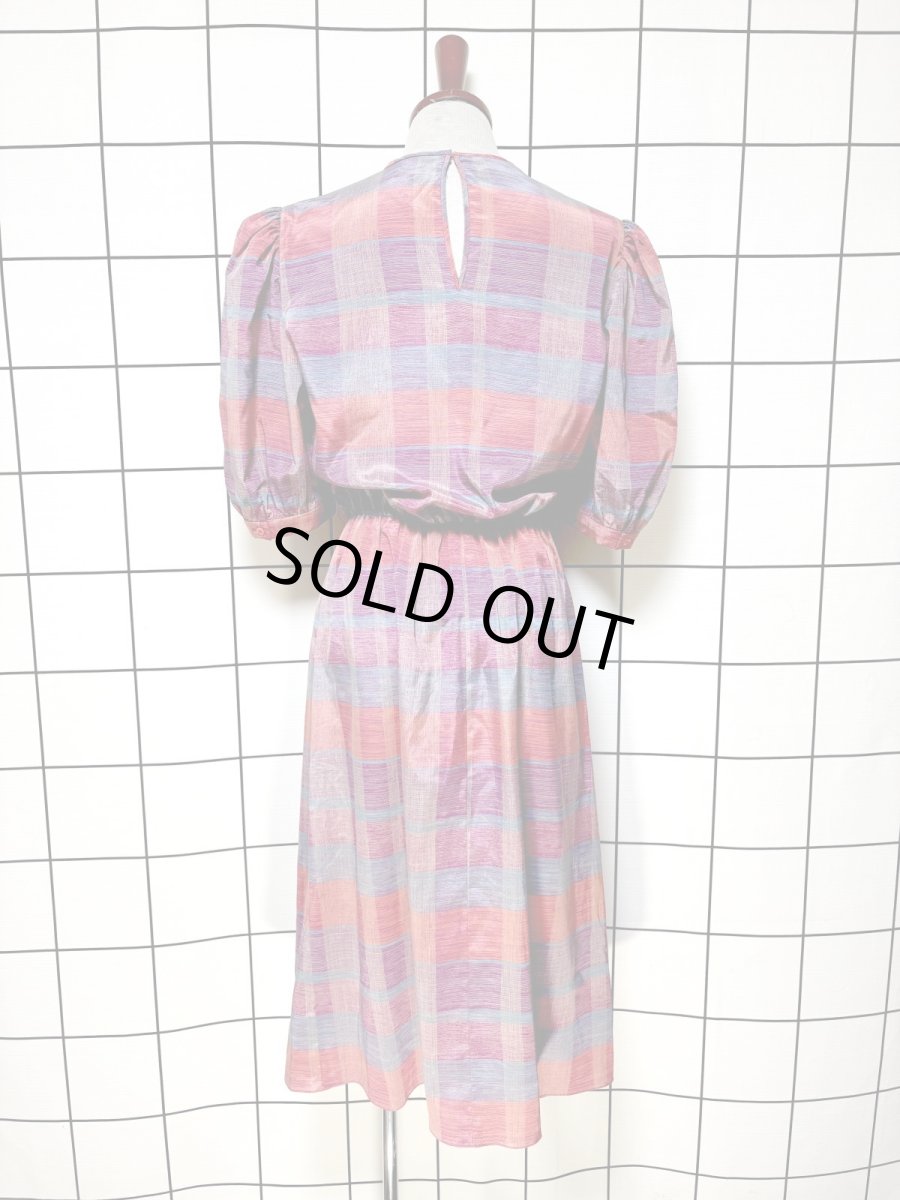 画像2: チェック柄 パフスリーブ ウエストゴム レトロ USA古着 ヴィンテージワンピース (2)