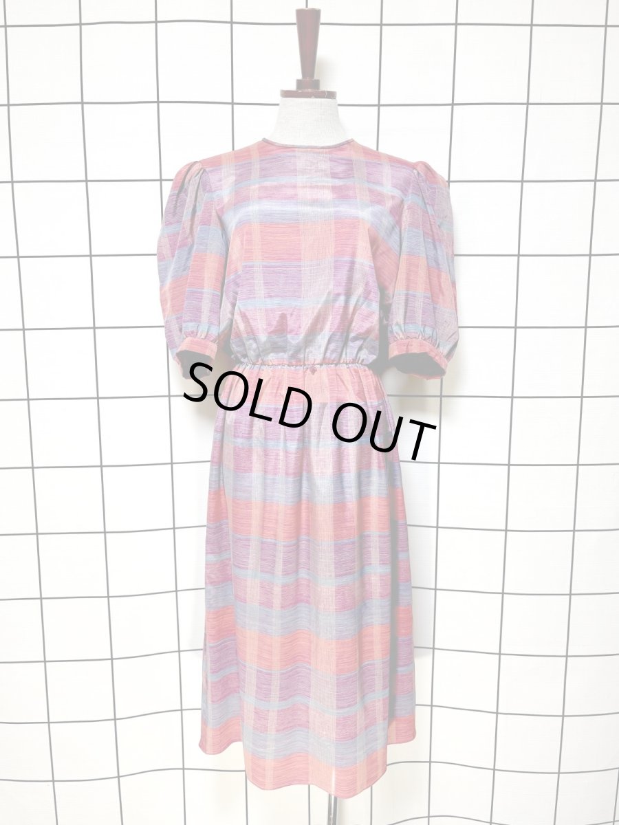画像1: チェック柄 パフスリーブ ウエストゴム レトロ USA古着 ヴィンテージワンピース (1)