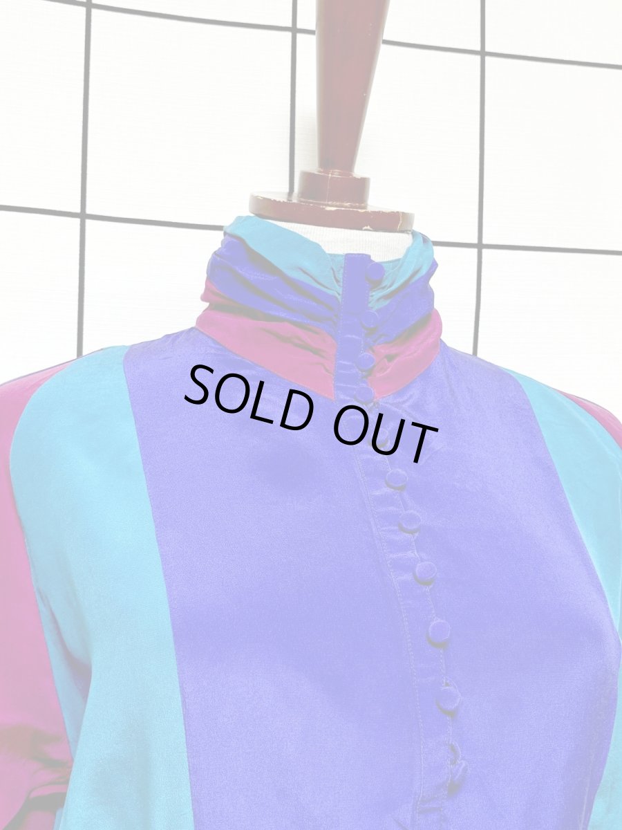 画像5: クレイジーカラー ハイネック ドルマンスリーブ ウエストゴム レトロ USA古着 ヴィンテージワンピース (5)