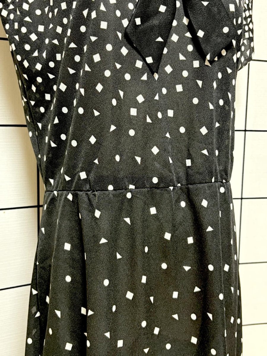 画像8: フロントリボン ブラック ホワイト レトロ USA古着 ヴィンテージワンピース (8)