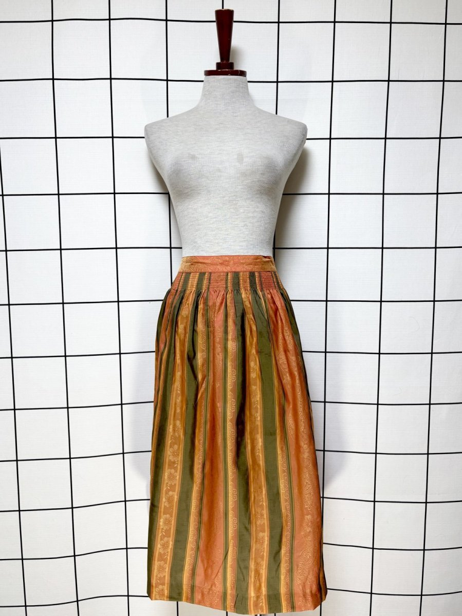 画像13: エプロン付 ディアンドル チロルワンピース ドイツ民族衣装 舞台 演奏会 フォークダンス オクトーバーフェスト  (13)