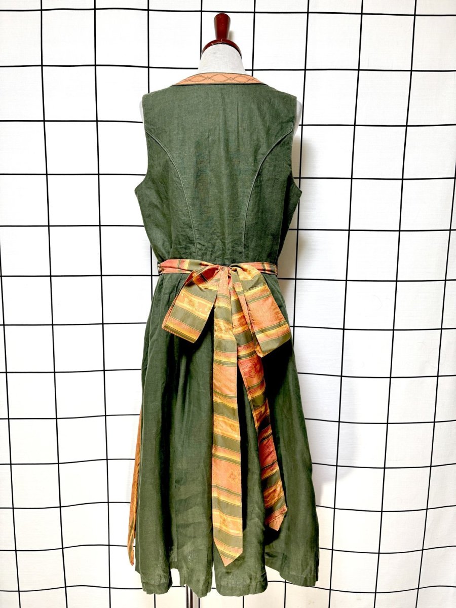 画像3: エプロン付 ディアンドル チロルワンピース ドイツ民族衣装 舞台 演奏会 フォークダンス オクトーバーフェスト  (3)