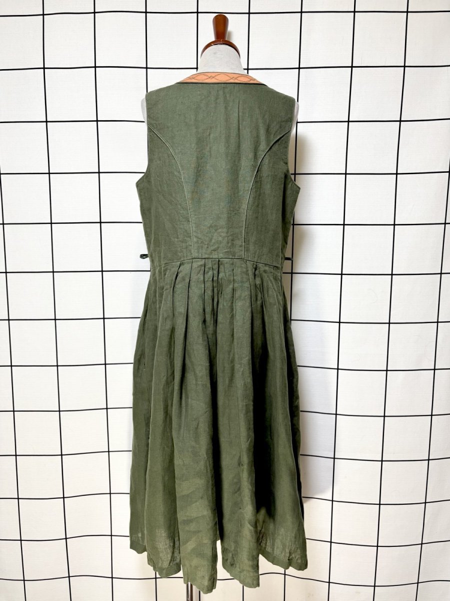 画像6: エプロン付 ディアンドル チロルワンピース ドイツ民族衣装 舞台 演奏会 フォークダンス オクトーバーフェスト  (6)