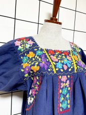 画像7: メキシカンドレス 花刺繍 ネイビー フォークロア 半袖 レトロ ヴィンテージ Mexico 古着 (7)
